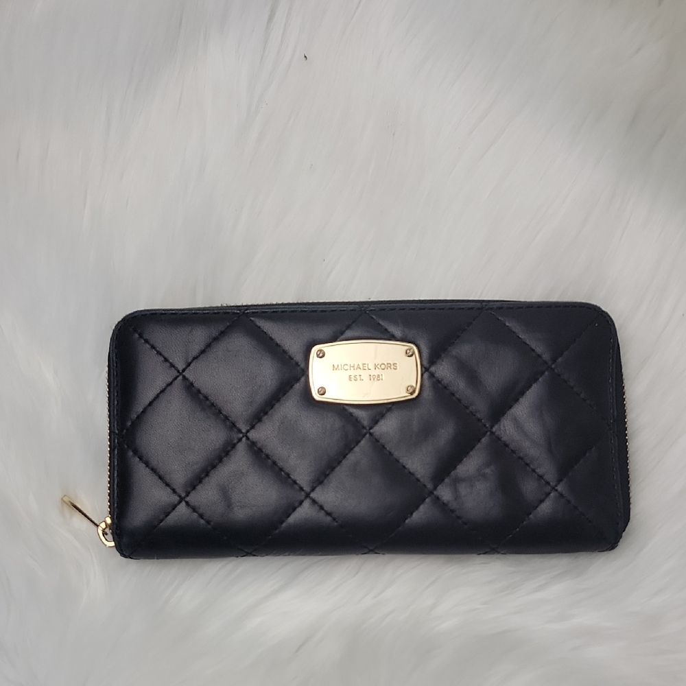 MICHAEL‎ KORS Hamilton Black Quilted Leather Gold Tone Logo Zip Around Wallet
